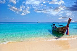Longtailboot op het strand van Tilo Grellmann