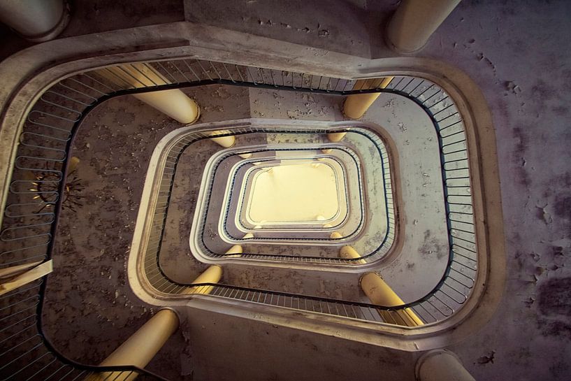 Heaven stairs van Michelle Casteren