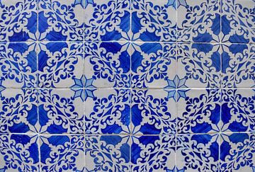 Tiles in Lisbon by Kim de Been