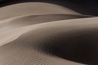 Abstraktes Bild einer Sanddüne in der Wüste | Iran von Photolovers reisfotografie Miniaturansicht