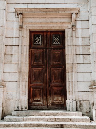 Wooden door in the city of Annecy, France