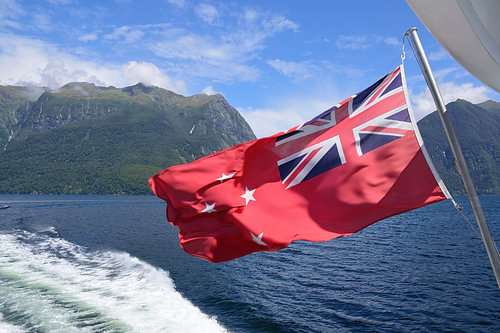 De Nieuw-Zeelandse vlag in de wind