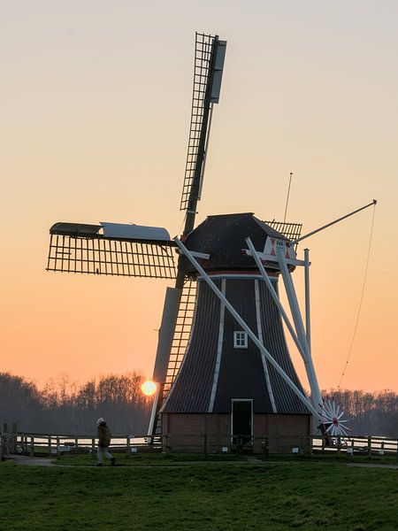 Windmühle bei Sonnenuntergang von Hannon Queiroz