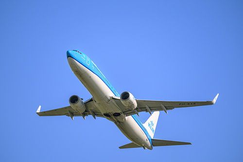 Boeing 737 of KLM taking off at Schiphol Amsterdam Airport by Sjoerd van der Wal Photography