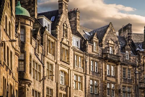 Cockburn Street in de oude binnenstad van Edinburgh