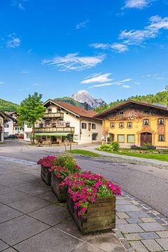 Historische gebouwen in Mittenwald in Beieren van Rico Ködder