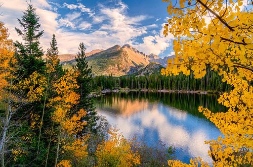 Longs Peak in Rocky Mountain National Park in de herfst