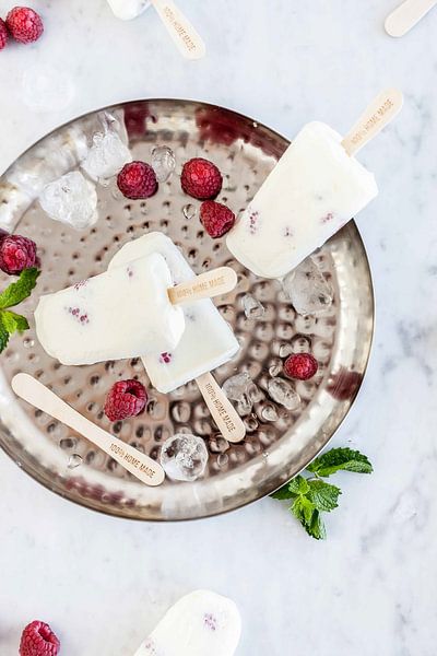 Glaces au yogourt et aux framboises par Nina van der Kleij