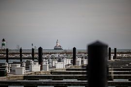 der leuchtturm von chicago von den docks aus