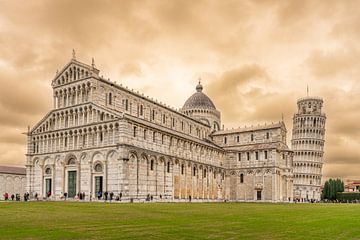 De toren en basiliek van Pisa