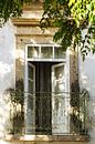 Openslaande deuren op balkon in Barcelona van Irene Lommers thumbnail