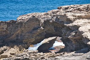 Hole in the rock at Cape Vlamingh