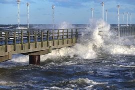 Sturm an der Seebrücke von Ilo.Auge