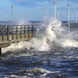 Sturm an der Seebrücke von Ilo.Auge