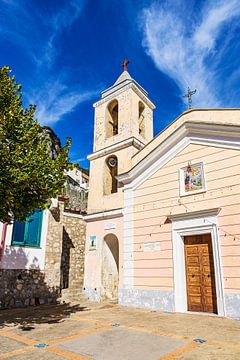 De kerk van Santa Croce in Nocelle bij Positano aan de Amalfikust van Rico Ködder
