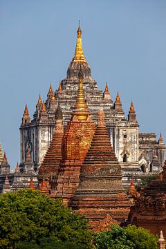 De tempels van Bagan in Myanmar van Roland Brack