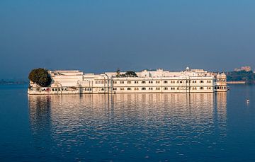 Udaipur: Taj Lake Palace van Maarten Verhees