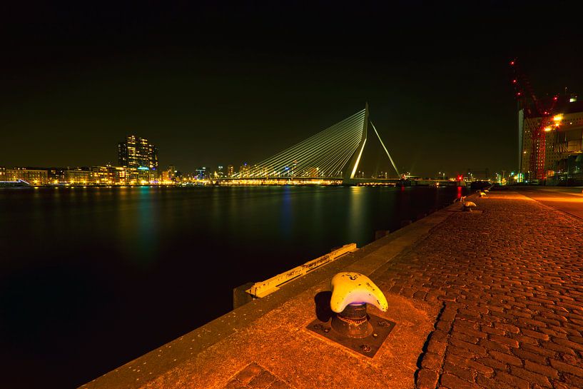Le pont Erasmus à Rotterdam vu du quai par Jeroen Stel