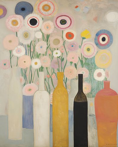 Stillleben aus Vasen und Blumen in Pastellfarben