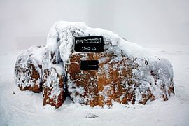 Der Brockenstein auf dem Gipfel des Brockens (Harz / Deutschland) von t.ART