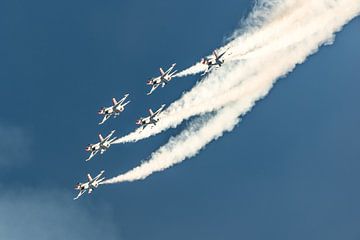 U.S. Air Force Thunderbirds in deltaformatie.