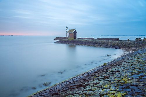 Nebelsignal am Hafeneinfahrt Volendam von Johan Zwarthoed