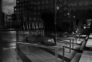 An abandoned cafe in Amsterdam in black and white by Zaankanteropavontuur thumbnail