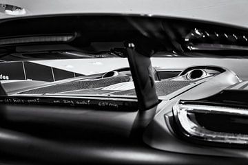 Spoiler en uitlaat van Porsche 918 Spyder (hybrid) van Rob Boon