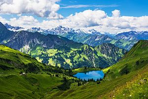 Blick vom Nebelhorn bei Obersdorf auf die Alpen und den Seealpse
