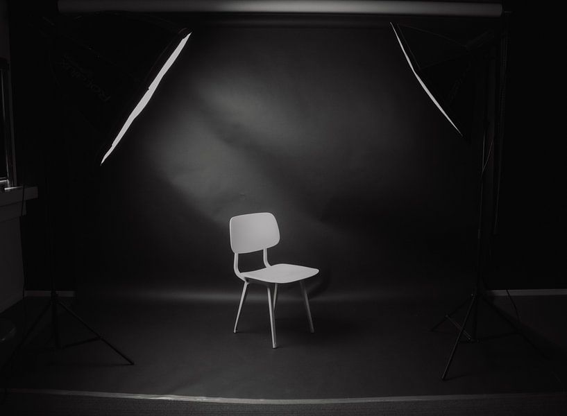 studio photo of a chair by beau van der meulen