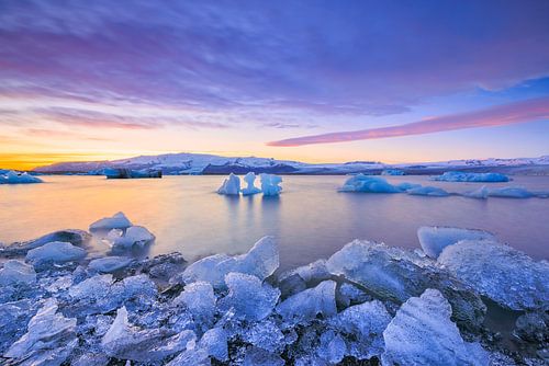 Het ijsschotsenmeer Jökulsárlón op IJsland tijdens een mooie 