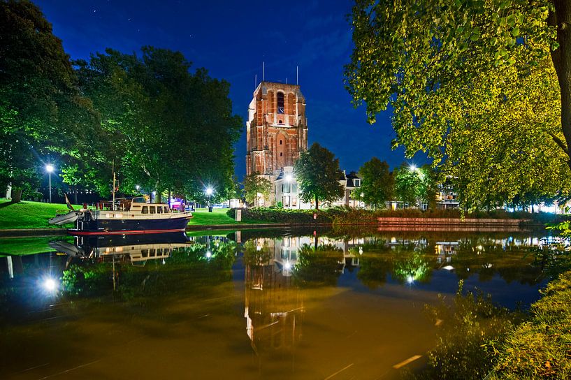 Oldehove in Leeuwarden at night by Marcel van Kammen