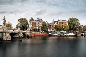 Blaue Brücke über die Amstel, Amsterdam von Lorena Cirstea