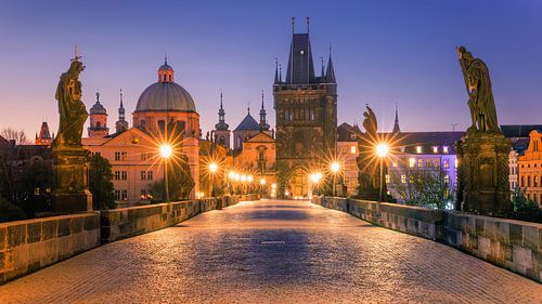 Zonsopkomst in Praag met de Karelsbrug