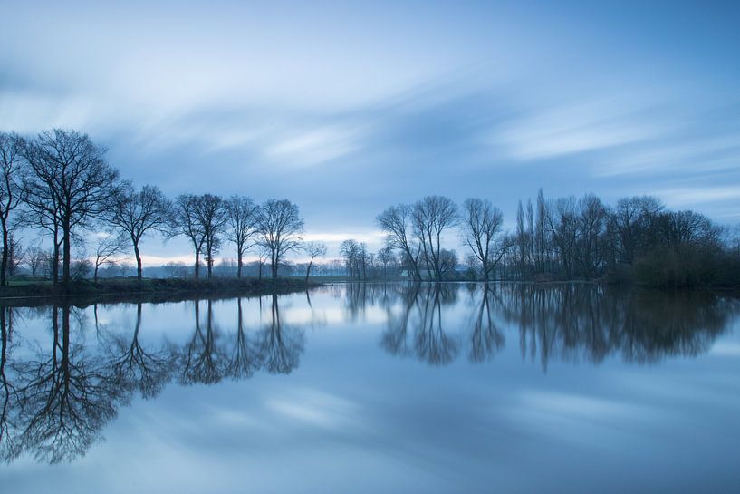 Overstroomde rivier de Dinkel  (long exposure) von Art Wittingen