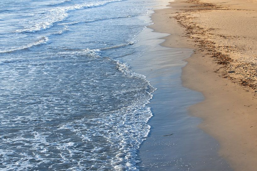 Waves on the beach by Ulrike Leone