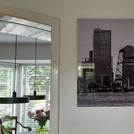 Klantfoto: Een watertaxi passeert 3 Rotterdamse bruggen van Stedelijke landschappen - Rick Van der Poorten Fotografie, op hd metal
