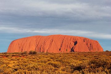 Uluru (Ayers Rock) van Inge Hogenbijl