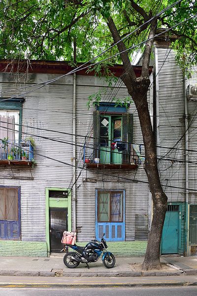 Simple housing in La Boca by Frank's Awesome Travels