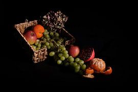 Still life fruit by Joke Beers-Blom