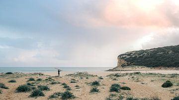 Het ideale surf strand van Paria do Barranco, Portugal van Bart Hageman Photography