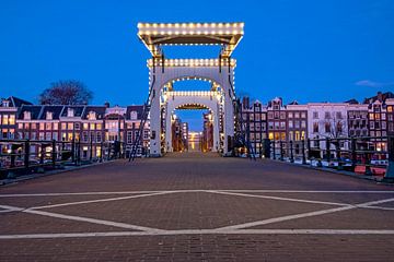 Le pont Skinny au coucher du soleil à Amsterdam sur Eye on You