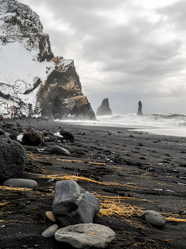 Reynisfjara Black Beach, Island, im Winter.
