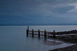 Grauer Tag am Meer von Sabina Meerman