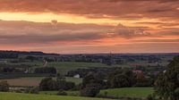 Zonsondergang bij Vijlen in Zuid-Limburg van John Kreukniet thumbnail