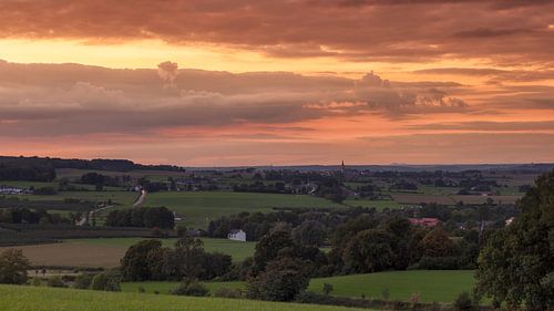 Zonsondergang bij Vijlen in Zuid-Limburg