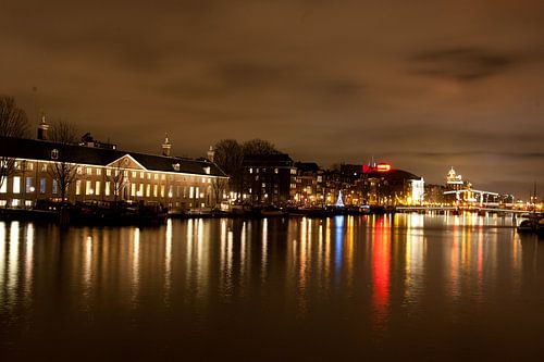 Nachtzicht over de Amstel