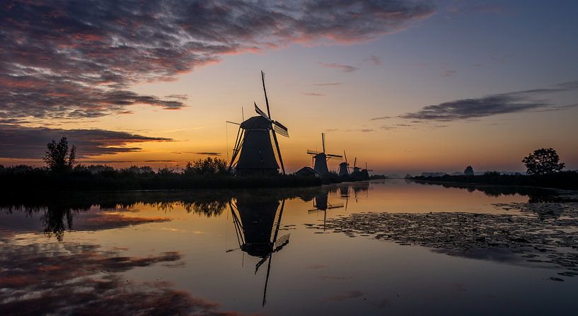 Sunrise at Kinderdijk by René van Leeuwen