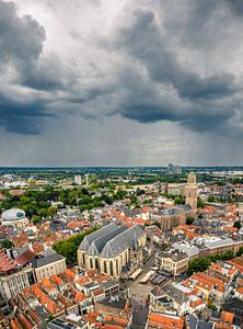 Gewitterwolken über Zwolle während eines Sommergewitters
