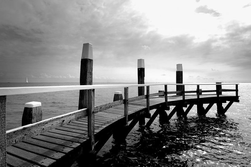 Pier, Nederlandse kust, Texel (zwart-wit) van Rob Blok